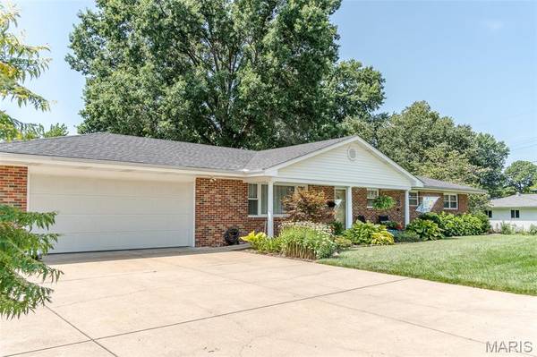 702 Oriole LN, Washington, MO 63090
