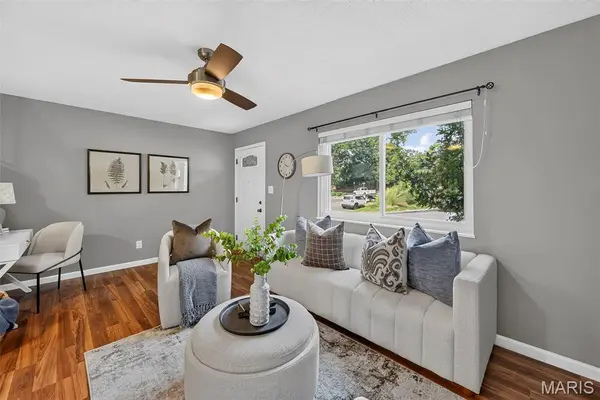 843 Portsdown RD, Ballwin, MO 63011