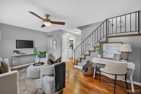 843 Portsdown RD, Ballwin, MO 63011
