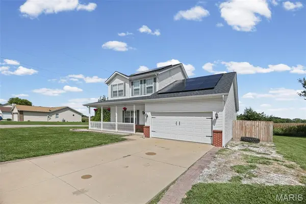 2401 Coniferous DR, Belleville, IL 62221