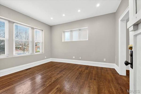 4120 Wyoming ST, St Louis, MO 63116