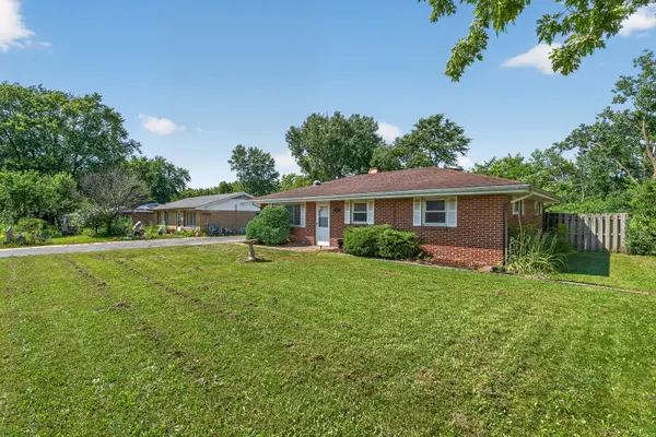 1801 Pinewood LN, Joliet, IL 60433