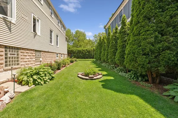 4924 N Seeley AVE, Chicago, IL 60625