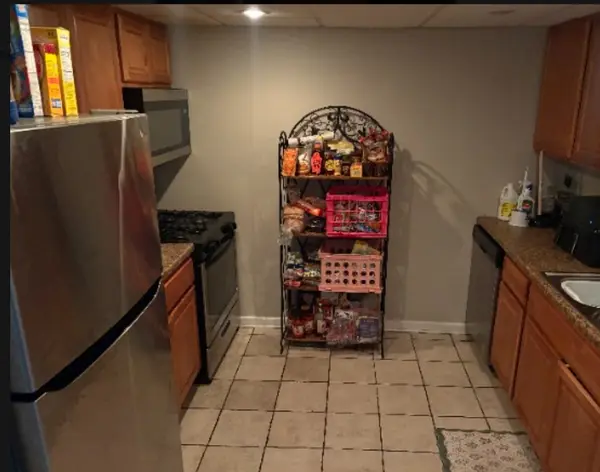 224 E bailey RD #g, Naperville, IL 60585