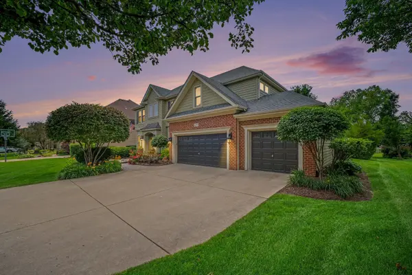 430 Pheasant Hill DR, North Aurora, IL 60542