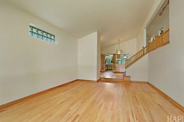 412 Warren RD, Glenview, IL 60025