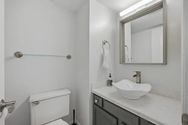 635 N Brookdale DR, Schaumburg, IL 60194