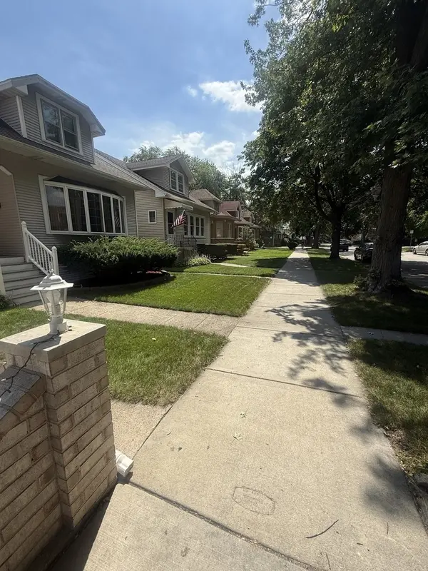 5117 N Kolmar AVE, Chicago, IL 60630