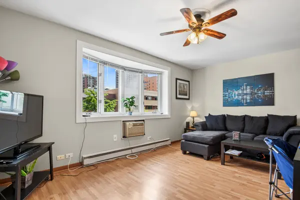 5918 N Kenmore AVE #415, Chicago, IL 60660