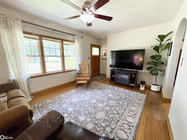 2301 Burlington AVE, Burlington, IA 52601