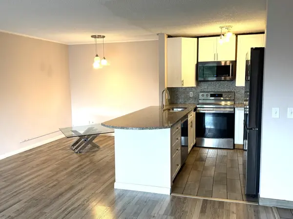 10511 Cedar Lake RD #503, Hopkins, MN 55305
