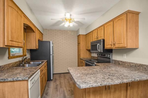 1388 Amaryllis LN, Eagan, MN 55123