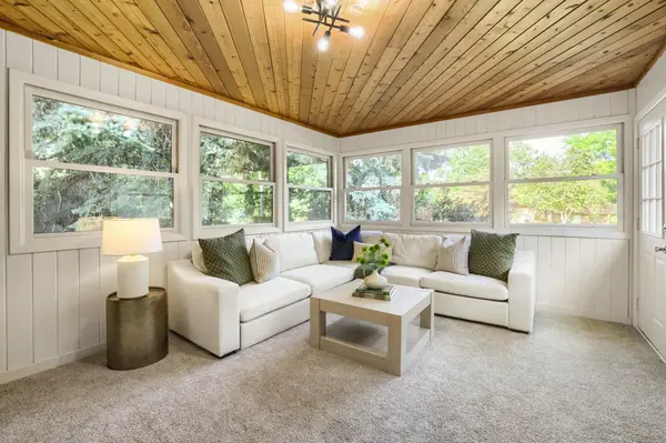 8100 Rhode Island CIR, Bloomington, MN 55438