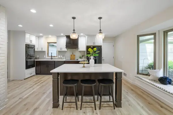 8100 Rhode Island CIR,  Bloomington,  MN 55438