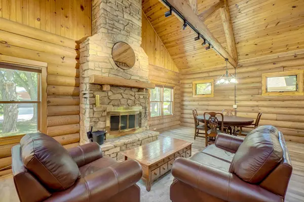 5555 Otter View TRL, White Bear Lake, MN 55110