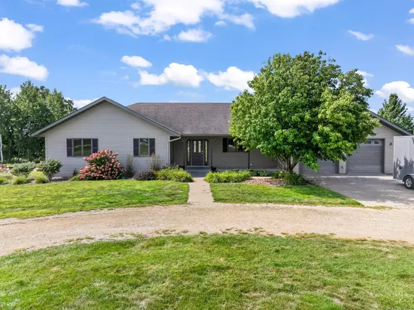 53167 170th AVE, West Concord, MN 55985