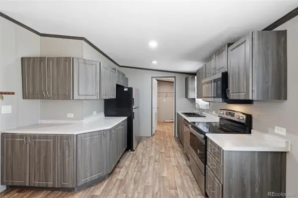 1790 Eisenhower WAY, Aurora, CO 80011