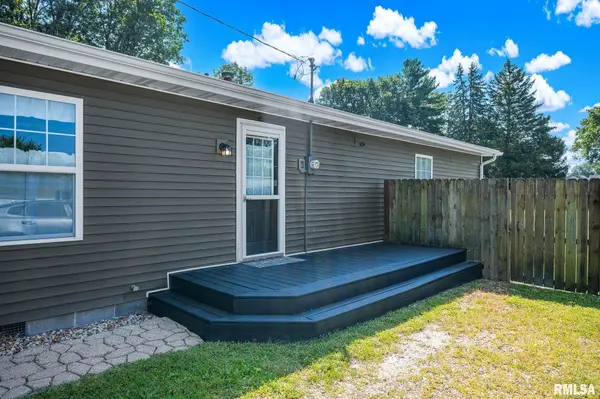 212 W ANN ST, Knoxville, IL 61448