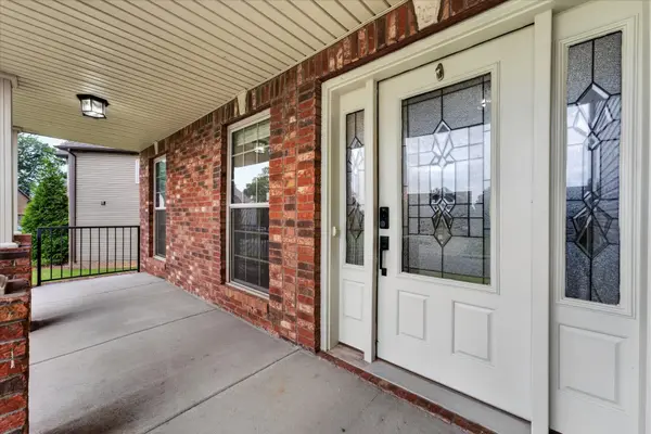 1013 Garner Hills Dr, Clarksville, TN 37042