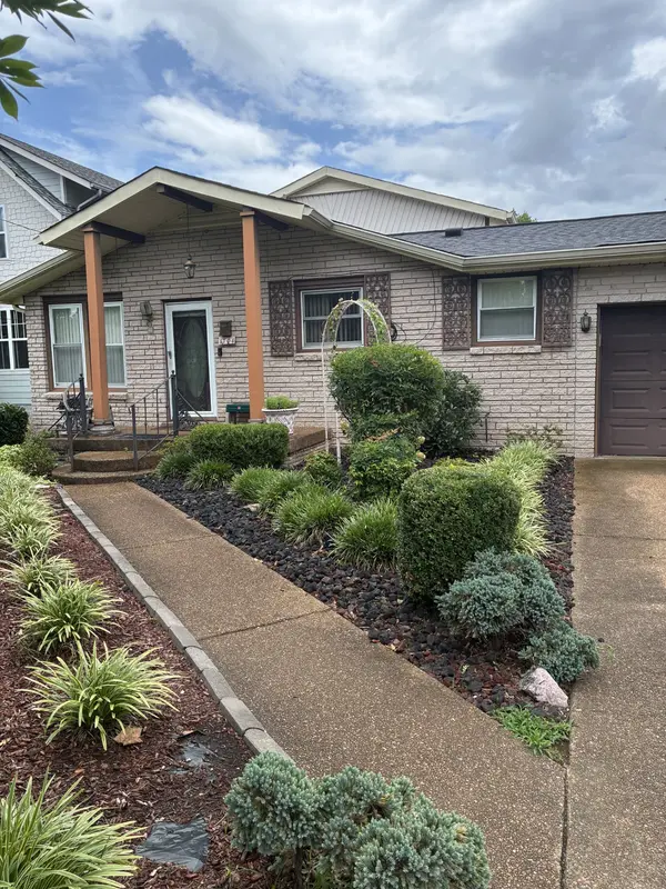 1704 15th Ave #S, Nashville, TN 37212