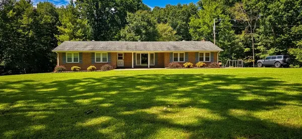 907 Asbury Dr, New Johnsonville, TN 37134