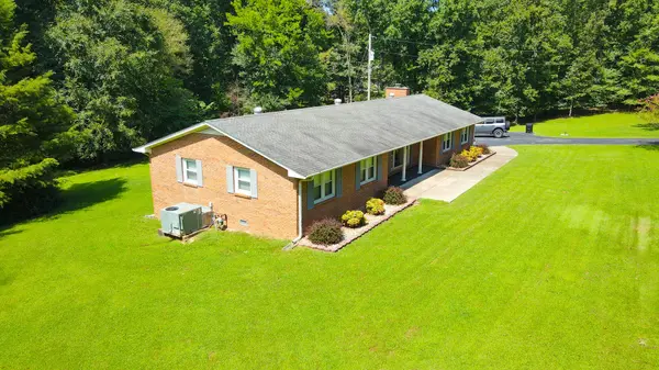 907 Asbury Dr, New Johnsonville, TN 37134