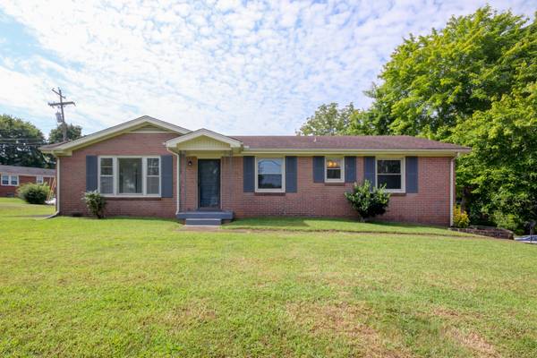 2128 Memorial Dr, Clarksville, TN 37043