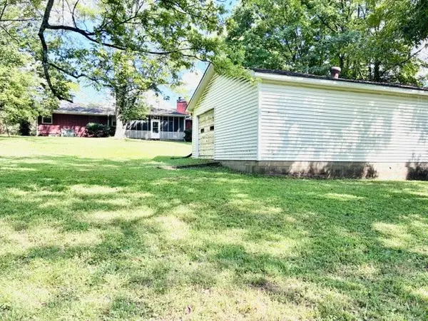 141 N Forrest Ave #N, Camden, TN 38320