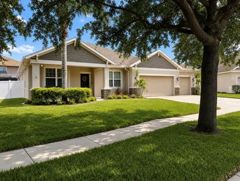 1518 RHODESWELL LN, Dover, FL 33527