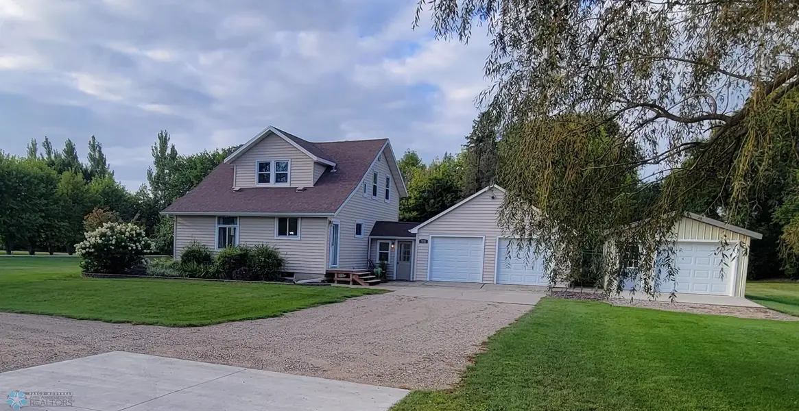 551 Wall AVE, Horace, ND 58047