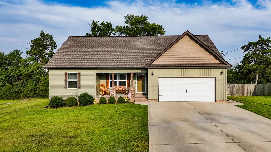 122 Blue Grass Dr, Shelbyville, TN 37160