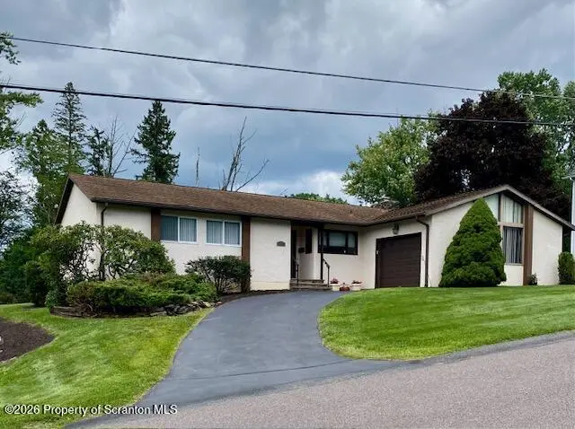 135 Sumner AVE, Clarks Summit, PA 18411