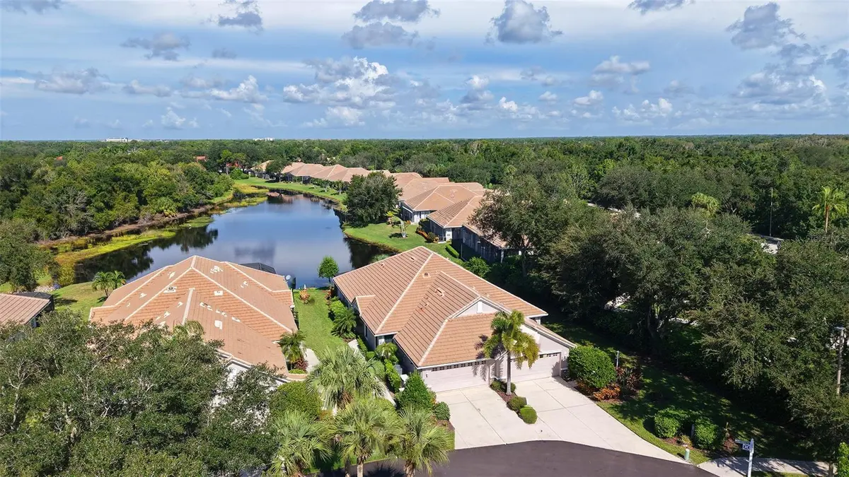 8306 TARTAN FIELDS CIR, Bradenton, FL 34202
