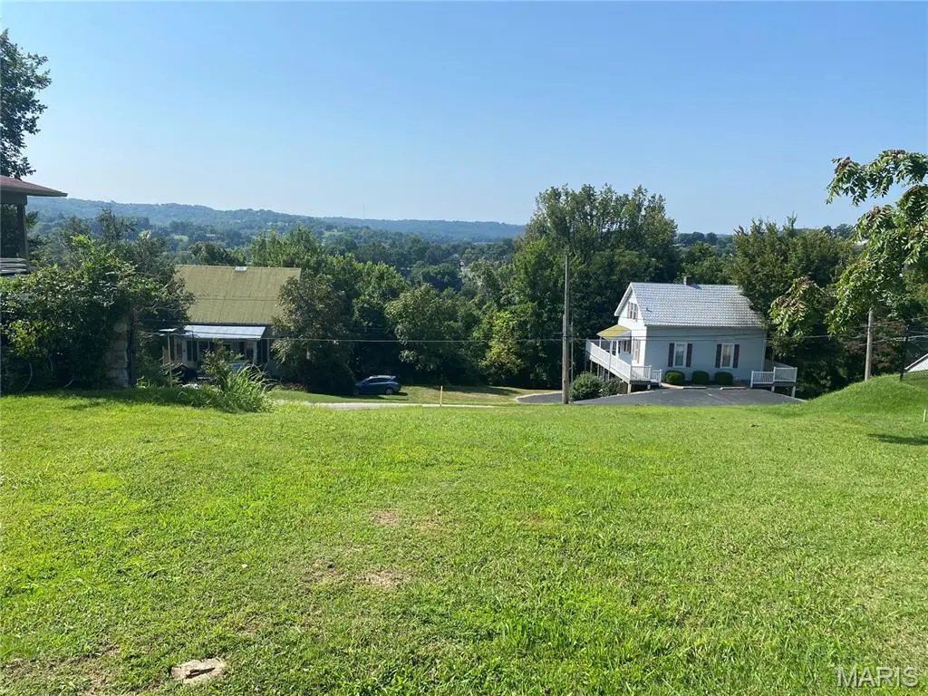 230 W 4th ST, Hermann, MO 65041