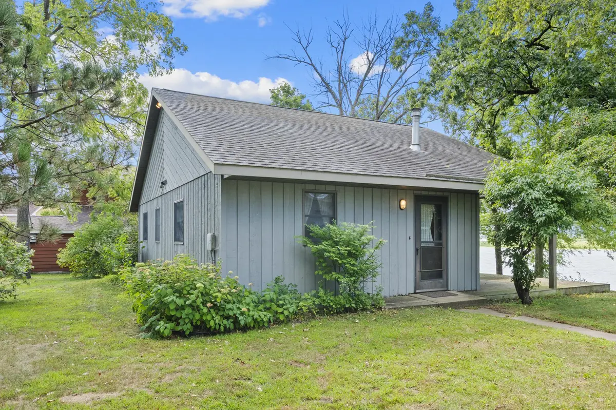 1366 S River RD, Buffalo City, WI 54622