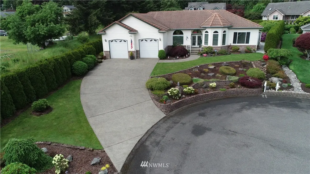 8169 Pristine Beach LN SE, Port Orchard, WA 98367