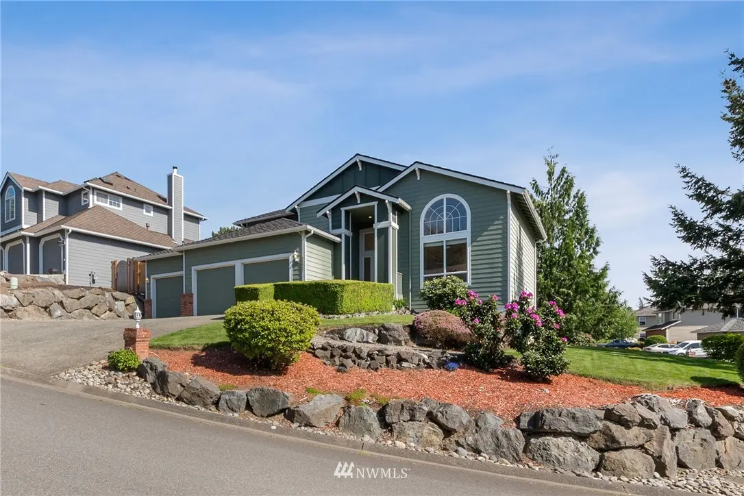 23007 SE 248th PL, Maple Valley, WA 98038