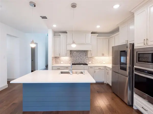 9694 Brackenfield Lane, Frisco, TX 75035