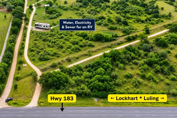 227 Henderson LN, Lockhart, TX 78644