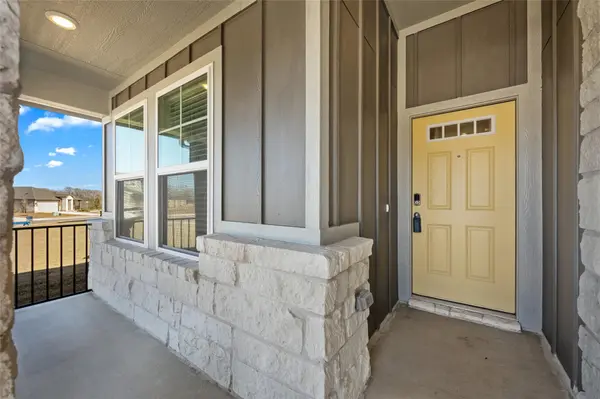 136 Short Toed Swoop, Cedar Creek, TX 78612