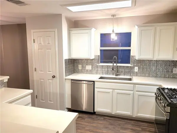 3512 Texas Topaz DR, Austin, TX 78728