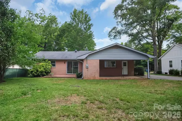 327 Arlington ST, Forest City, NC 28043