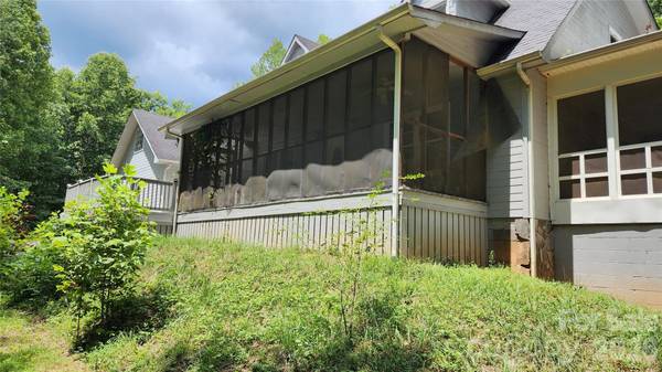 2020 Ada Williams LN, Lenoir, NC 28645