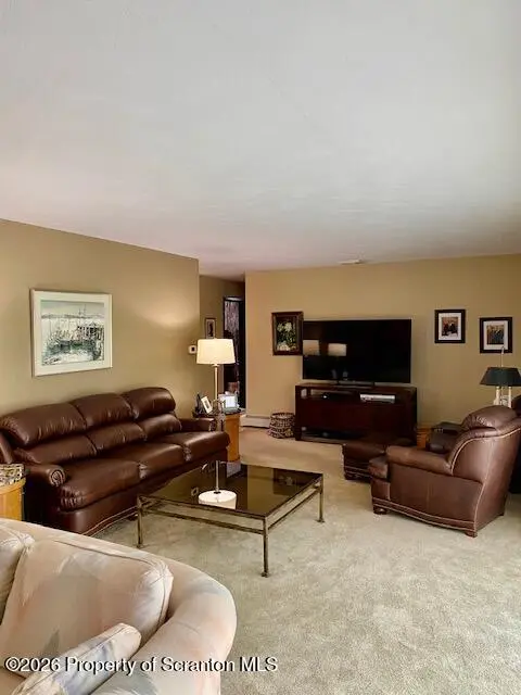 135 Sumner AVE, Clarks Summit, PA 18411