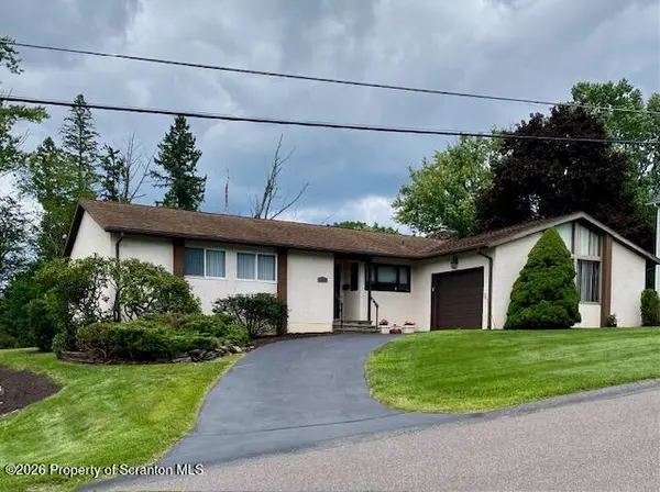 135 Sumner AVE, Clarks Summit, PA 18411