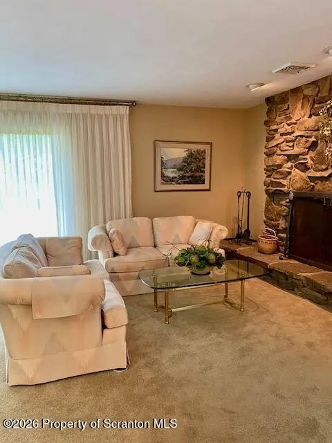 135 Sumner AVE, Clarks Summit, PA 18411