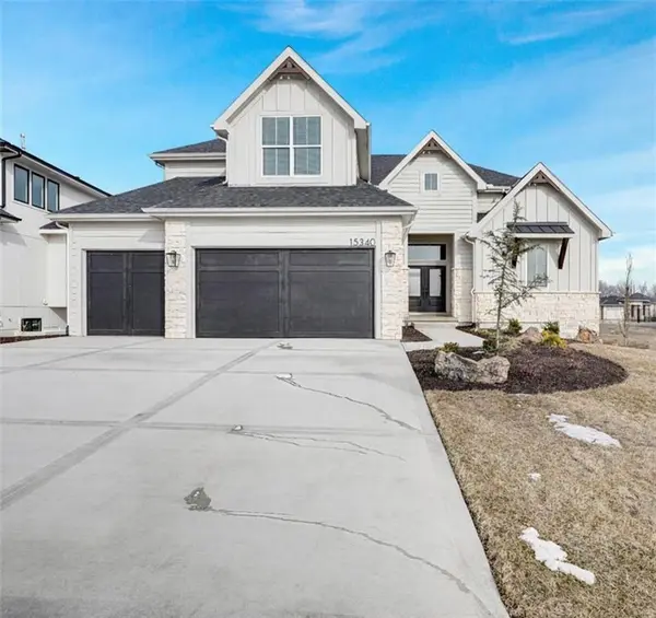 15340 W 161st TER, Olathe, KS 66062