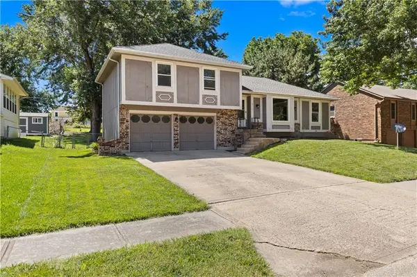 5718 Westgate ST, Shawnee, KS 66216