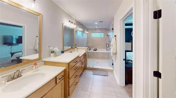 5612 NW 96th ST, Kansas City, MO 64154