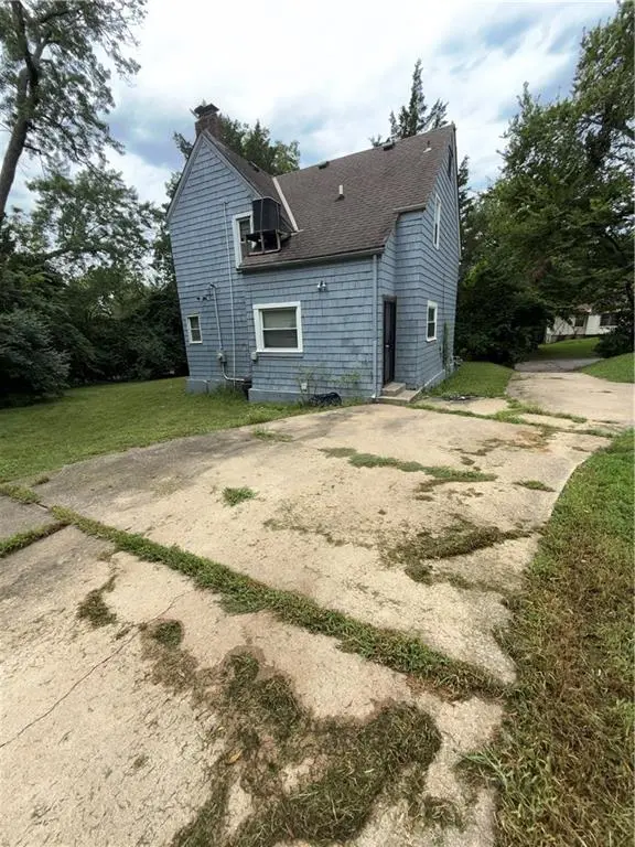 7337 Park AVE, Kansas City, MO 64132